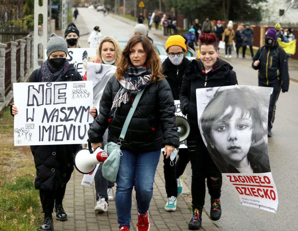 Pierwsze damy Jolanta Kwaśniewska i Anna Komorowska w Michałowie. Wzięły udział w akcji "Matki na granicę"