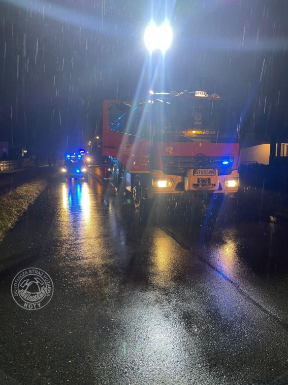 Poważna kraksa w Tworogu. 19-latek rozbił 6 samochodów
