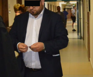 Ksiądz podglądał kamerką na bucie. Trafi do więzienia na 1,5 roku
