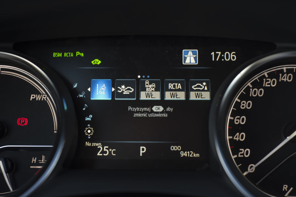 Toyota Camry 2.5 Hybrid Dynamic Force 218 KM e-CVT Executive
