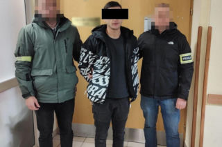 Seniorka przechytrzyła oszustów. Zamiast pieniędzy wyrzuciła książki