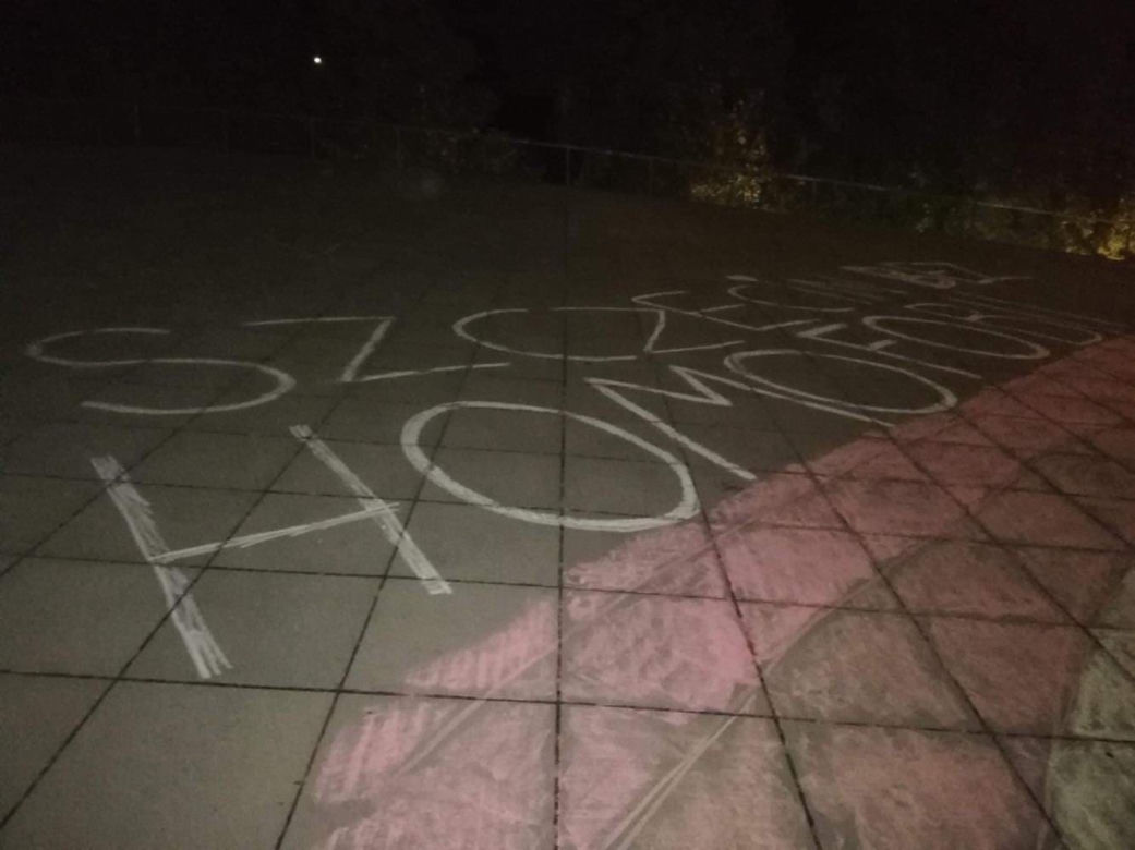 Kolorowa Filharmonia i plac Solidarności w kolorach tęczy [ZDJĘCIA]