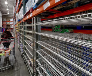 Chaos pogodowy w USA. Śnieżyce, setki odwołanych lotów i stan wyjątkowy