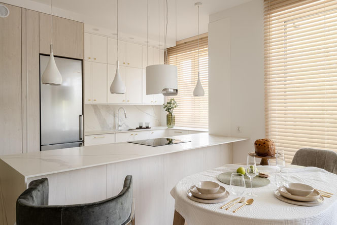 Mieszkanie w jasnych kolorach od KODO