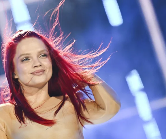 Margaret ocenia stare stylizacje. Była o krok od wpadki!  Co za myszka!