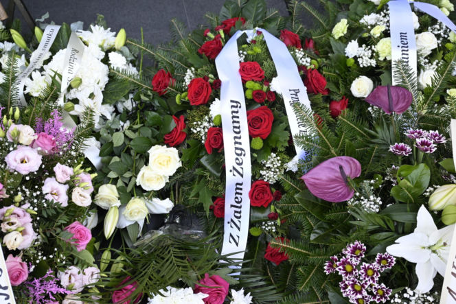 Poruszające napisy na wieńcach dla Andrzeja Morozowskiego. Te słowa chwytają za serce