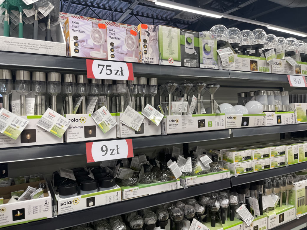Otwarcie pierwszego w Polsce sklepu Woolworth w centrum handlowym Atut w Krakowie