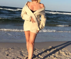 GRAŻYNA SZAPOŁOWSKA