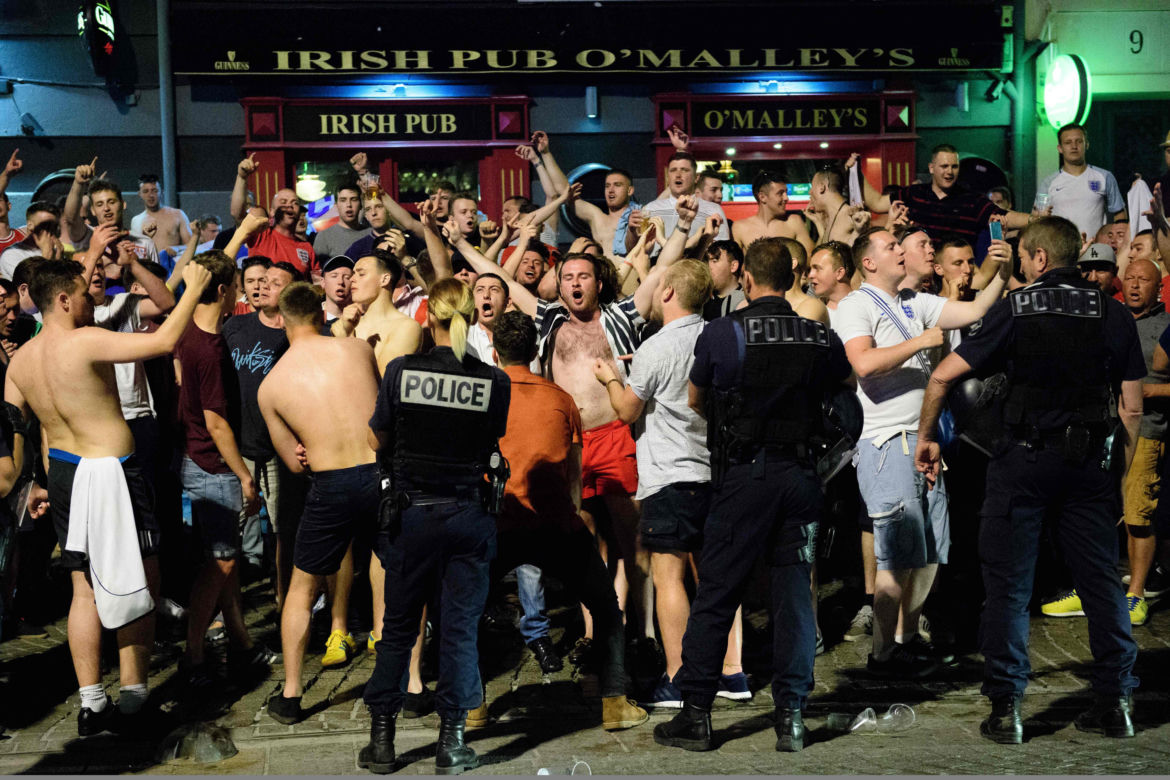 Rusza EURO 2016, a Francja w ogniu! STRAJKI, POWODZIE, BURDY KIBICÓW! Katastrofa na EURO!