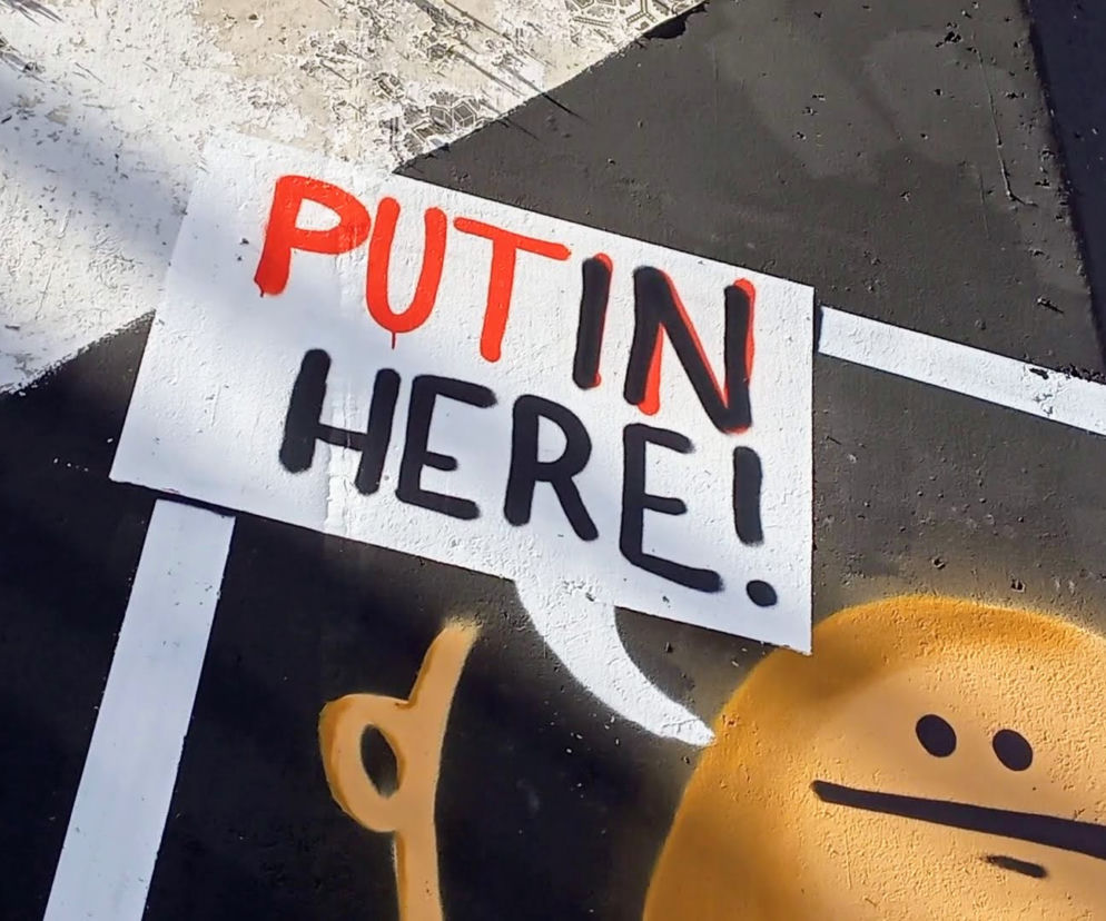 Polak i Ukrainiec wspólnie sprzątają świat. Nowy antywojenny mural w Szczecinie