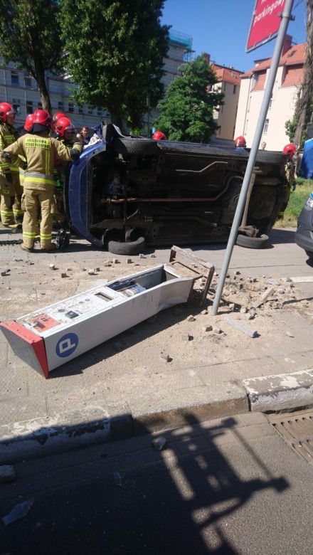 Samochód przygniótł pieszą! Groźny wypadek w Poznaniu 