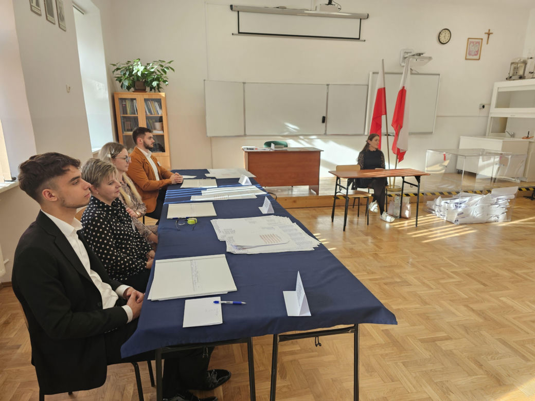 Wybory samorządowe 2024. Rzeszowianie ruszyli do urn [GALERIA]