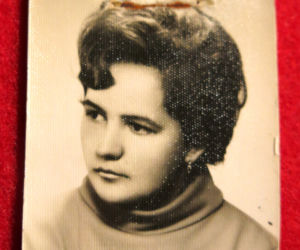 Mama pani Joanny, Maria (+40 l.), zginęła w wypadku samochodowym w 1991 r.
