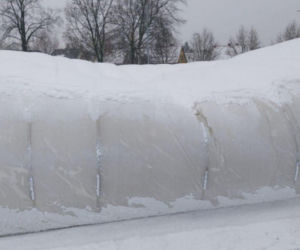 Na lodowisku zapadł się dach