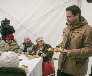 Trzaskowski rozdawał barszcz