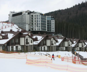 Ukraińcy pławią się w luksusie i bawią w najlepsze? Tak naprawdę wygląda Bukovel