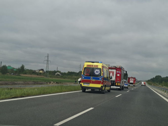 Ciężarówka blokuje przejazd obwodnicą Wąchocka