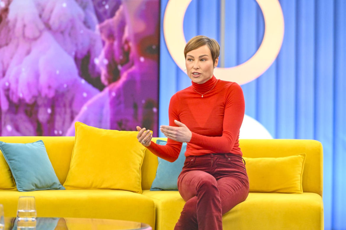 Weronika Książkiewicz w odważnej kreacji. Dekolt do pępka