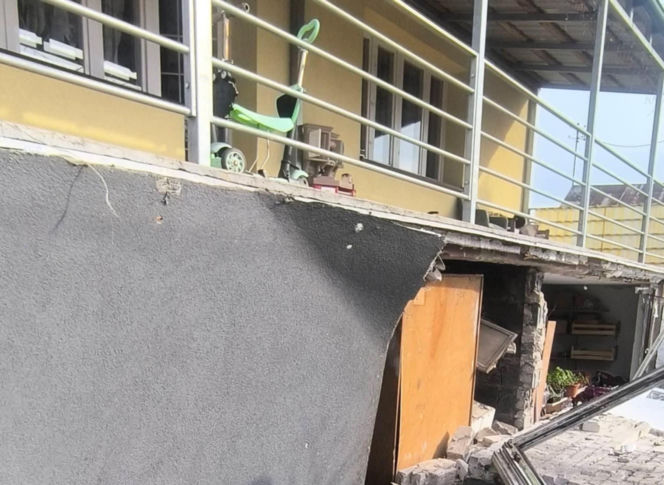 W wyniku wybuchu butli z gazem propan-butan, budynek jednorodzinny został mocno uszkodzony