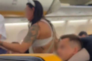 Awantura na pokładzie samolotu! Film z Polkami wywołał burzę. Panna młoda i jej koleżanki wyprowadzone z pokładu