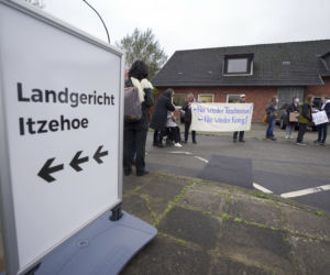 96-letnia Irmgard F. sekretarka z obozu w Stutthof przed sądem. Z pierwszej rozprawy uciekła 