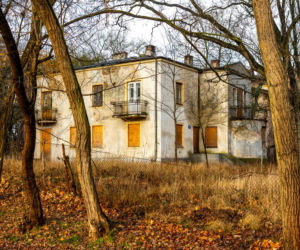Opuszczona willa w Konstancinie