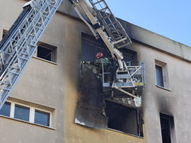 Pożar w bloku w Kościanie. Lokatorzy czekali na pomoc na balkonach
