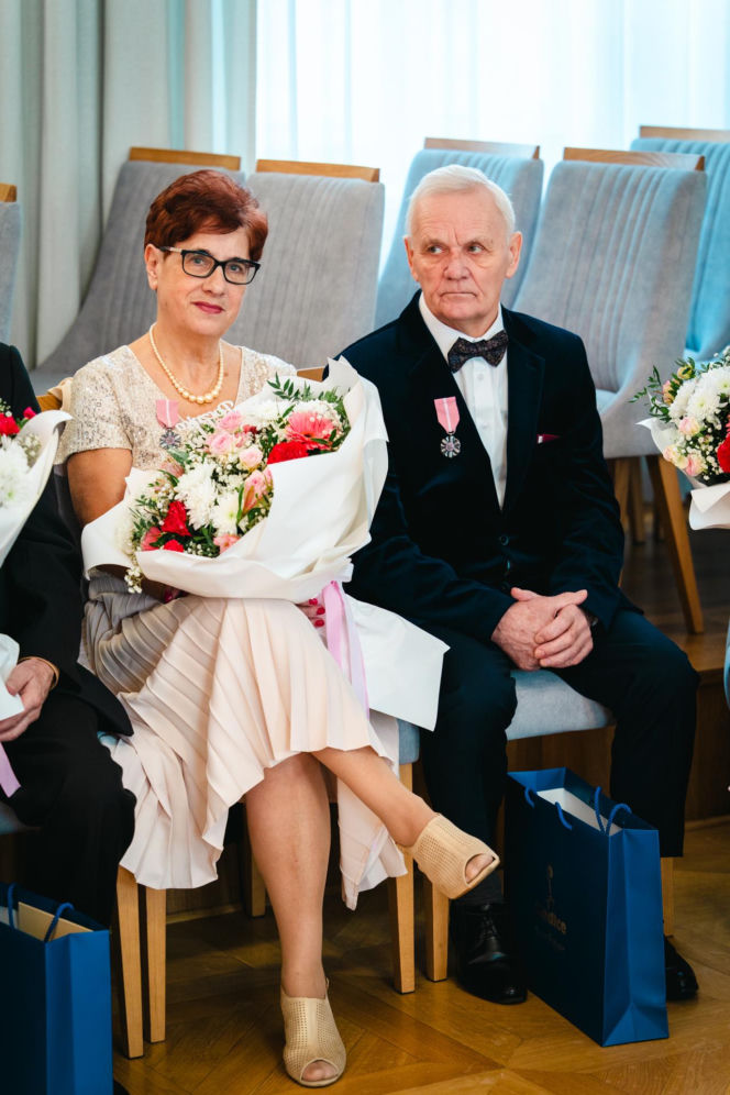 Złoty Gody par małżeńskich w Siedlcach - wręczenie pamiątkowych medali