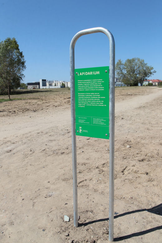To nie jest sterta gruzu, to lapidarium - gruzowisko z ideologią 