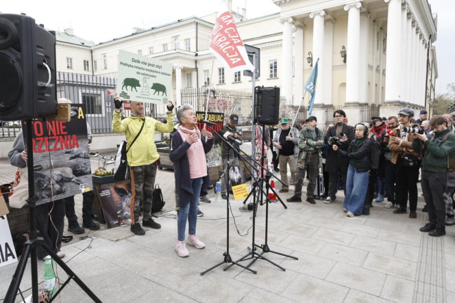 Warszawa. Protest w obronie dzików