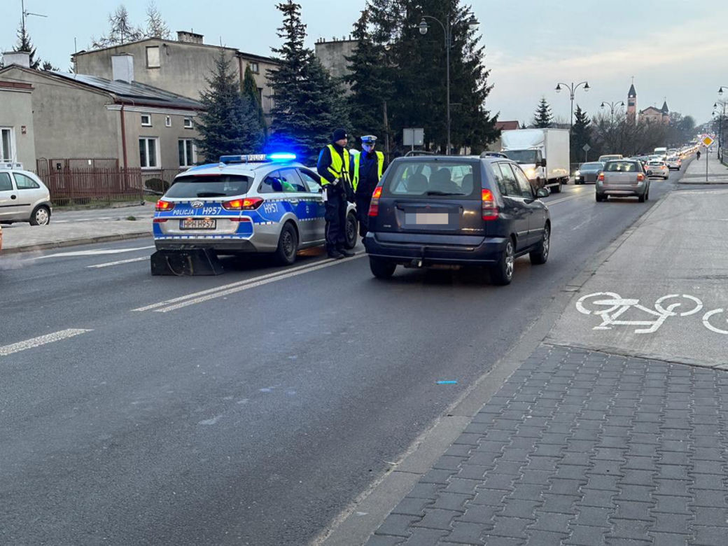 Brutalne zabójstwo w Żabce w Sochaczewie. Zadał ekspedientce 20 ciosów nożem i uciekł. Trwa obława