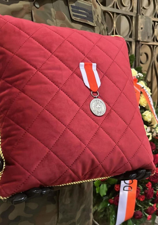 Terespol. Pogrzeb tragicznie zmarłego żołnierza. 28-letniego Mateusza żegnają rodzina i przyjaciele
