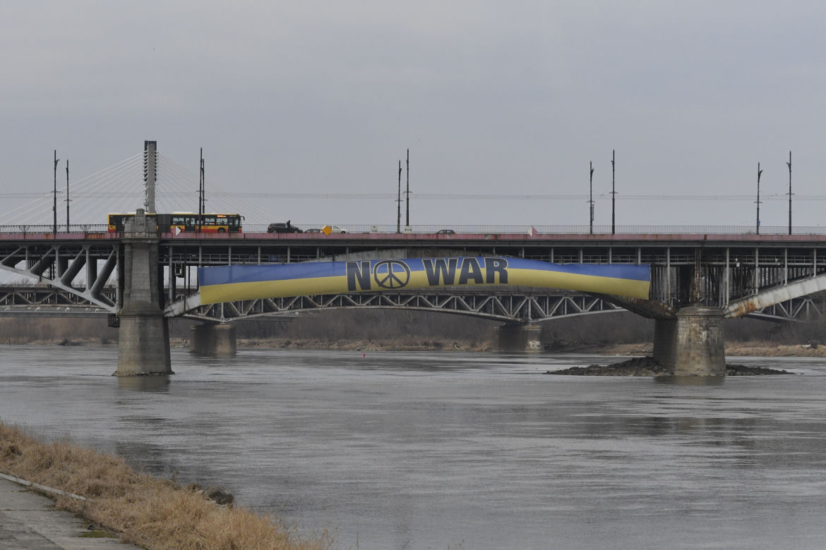 Piękny gest warszawiaków. Na moście Poniatowskiego zawisł ogromny banner
