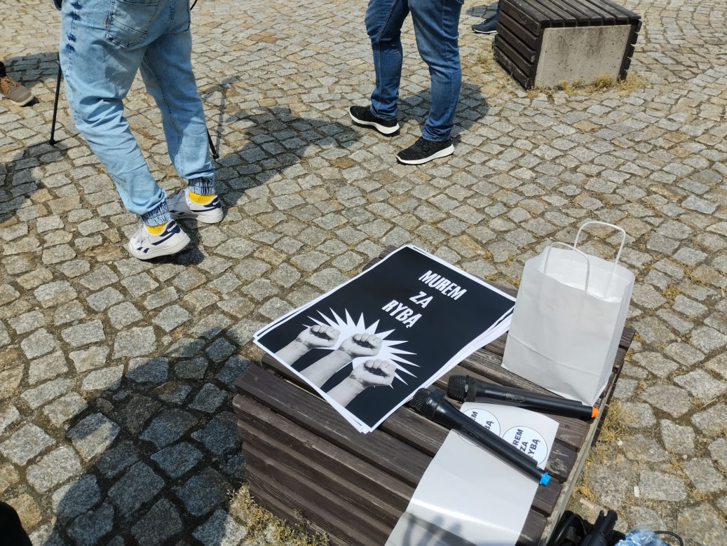 Protest w Tarnowie! Młodzi stanęli w obronie Jana Ryby. "Oddajcie nam dyrektora"