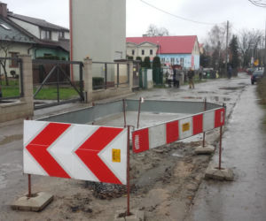 Kiedy spadnie deszcz, mieszkańcy ulicy toną w błocie