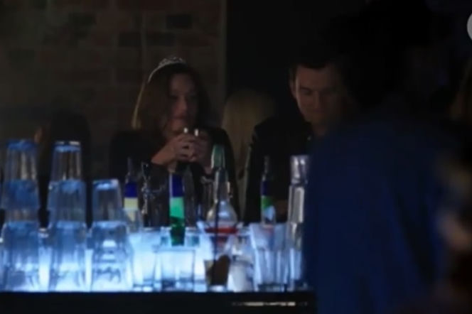 Lekarze 3 sezon. Alicja (Magdalena Różczka), Bartek Madura (Michał Czernecki)