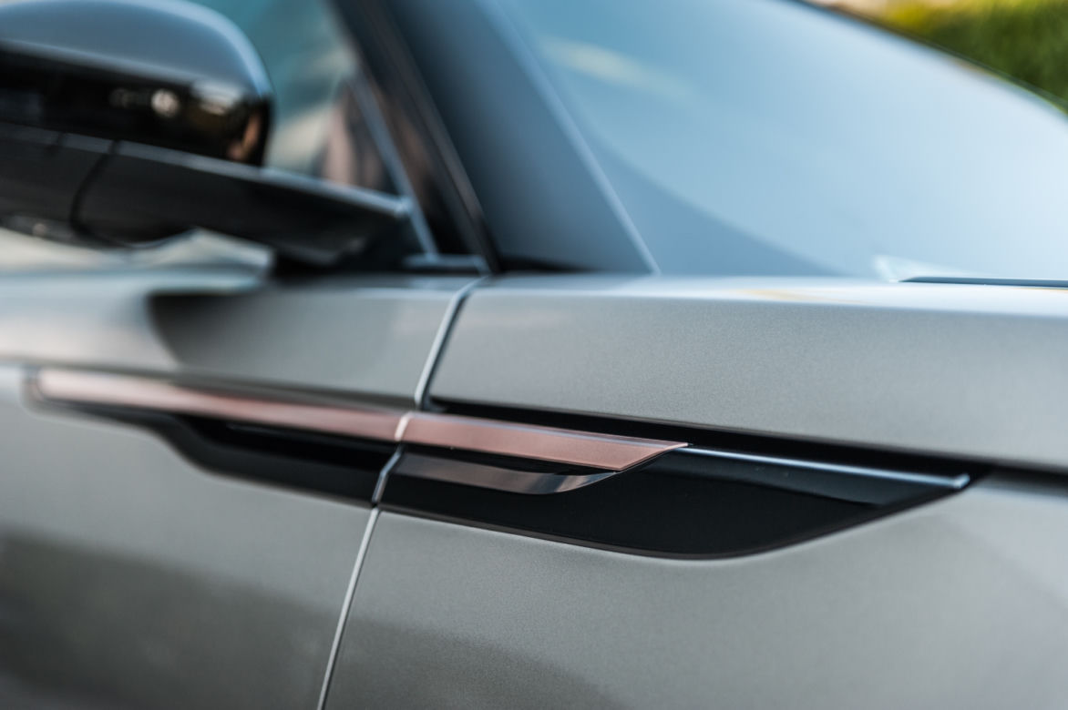 Range Rover Velar First Edition D300 HSE