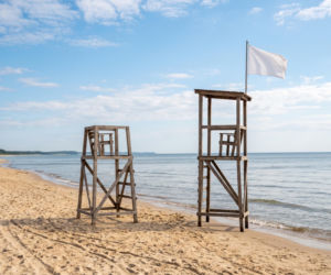 Sinice Łeba. Czy w Łebie można się kąpać 15.08? Flaga, warunki pogodowe