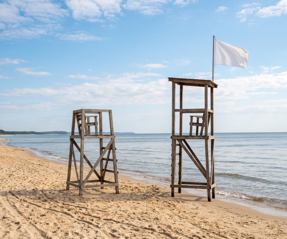 Sinice Łeba. Czy w Łebie można się kąpać 15.08? Flaga, warunki pogodowe