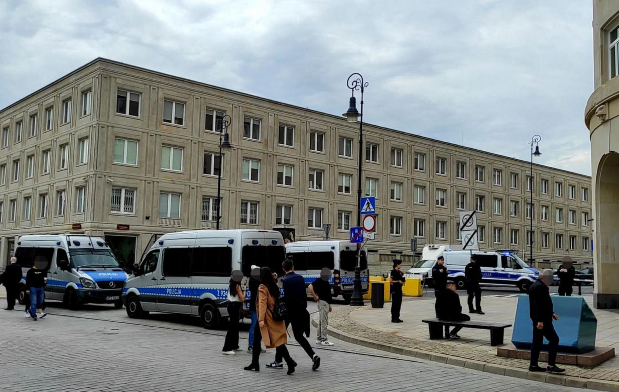 Gigantyczna akcja policji w cetrum Warszawy