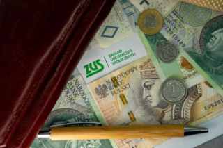 Komornik a emerytura: Ile może zabrać?