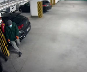 Próbowali włamać się do samochodu. Szuka ich policja z Torunia