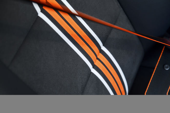 Mercedes-Benz CLA200 Shooting Brake OrangeArt
