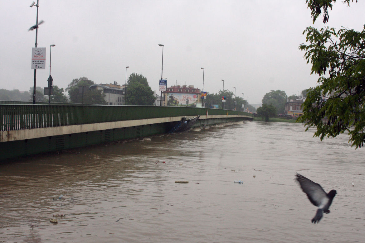 Tak Kraków walczył z ogromną powodzią w 2010
