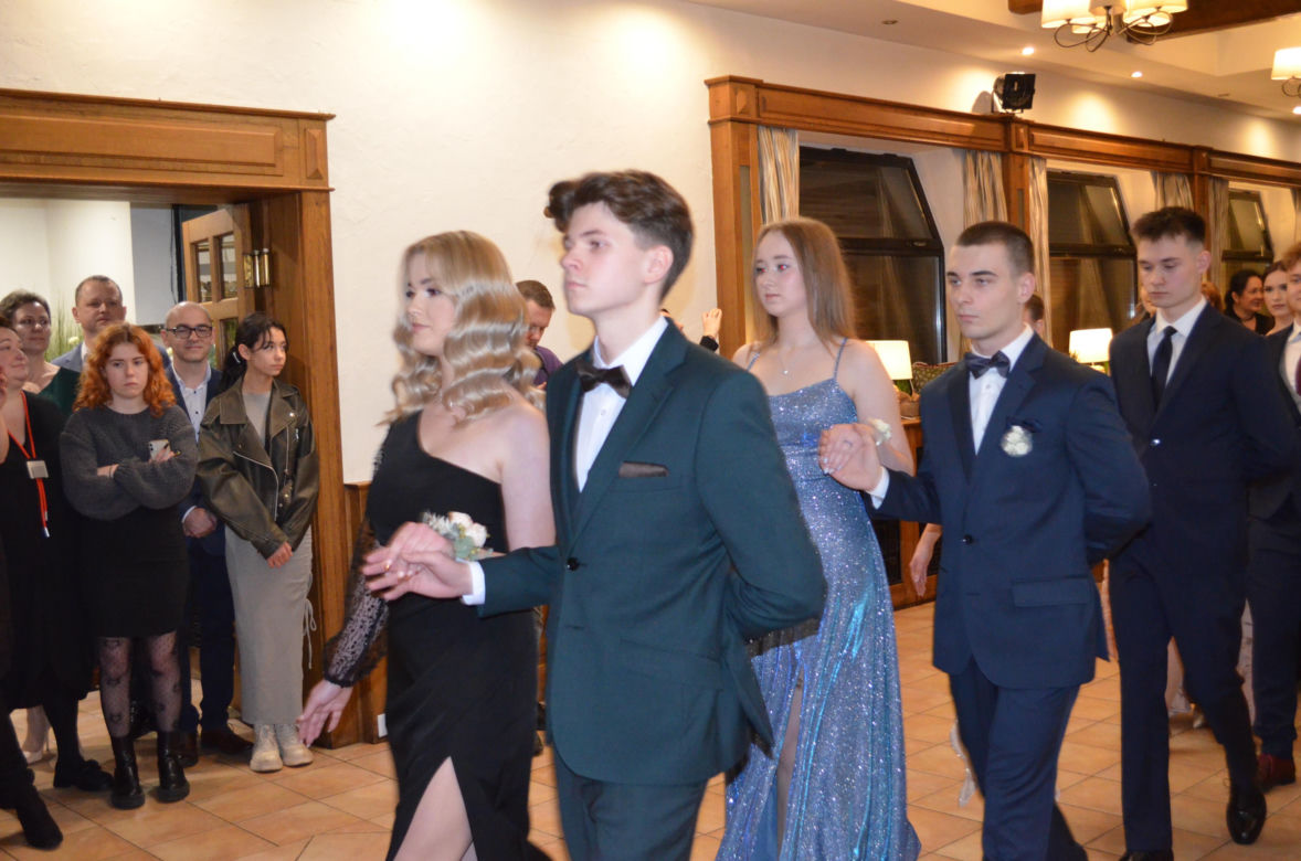 Za STO dni matura. Bal Społecznego Liceum STO w Starachowicach