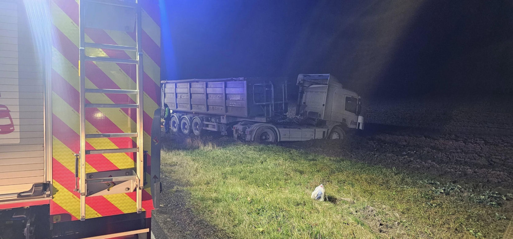 Wypadek na "szesnastce". Matka z dzieckiem w fordzie i tragiczny finał