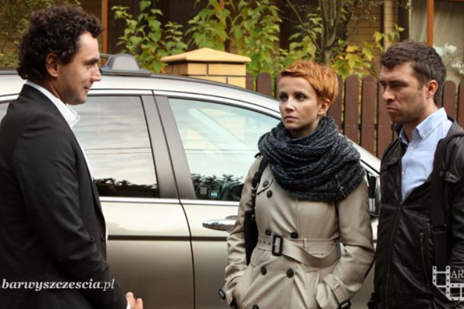 BARWY SZCZĘŚCIA odc. 860. Piotr Walawski (Piotr Jankowski), Marta (Katarzyna Zielińska), Robert (Marcin Czarnik)