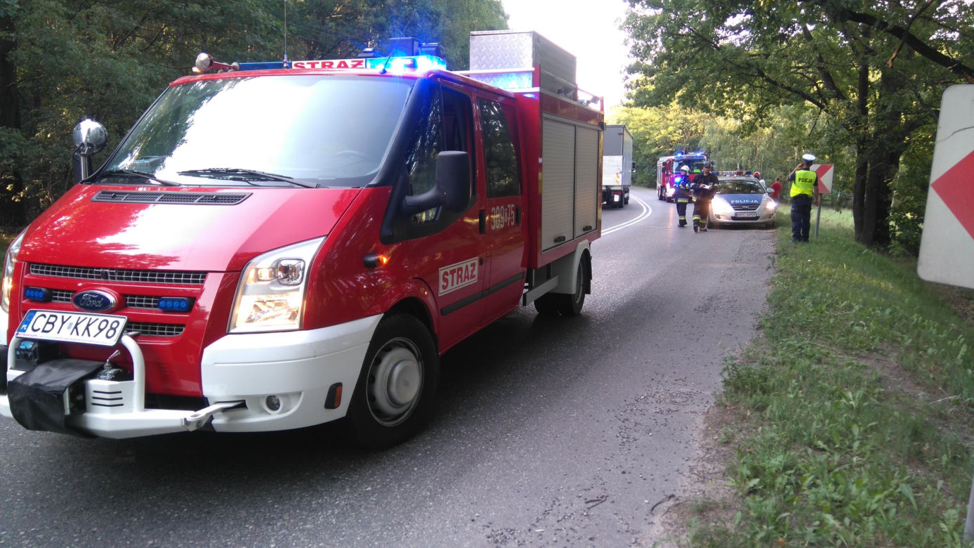 Groźny wypadek pod Bydgoszczą. Jedna osoba trafiła do szpitala! [ZDJĘCIA]