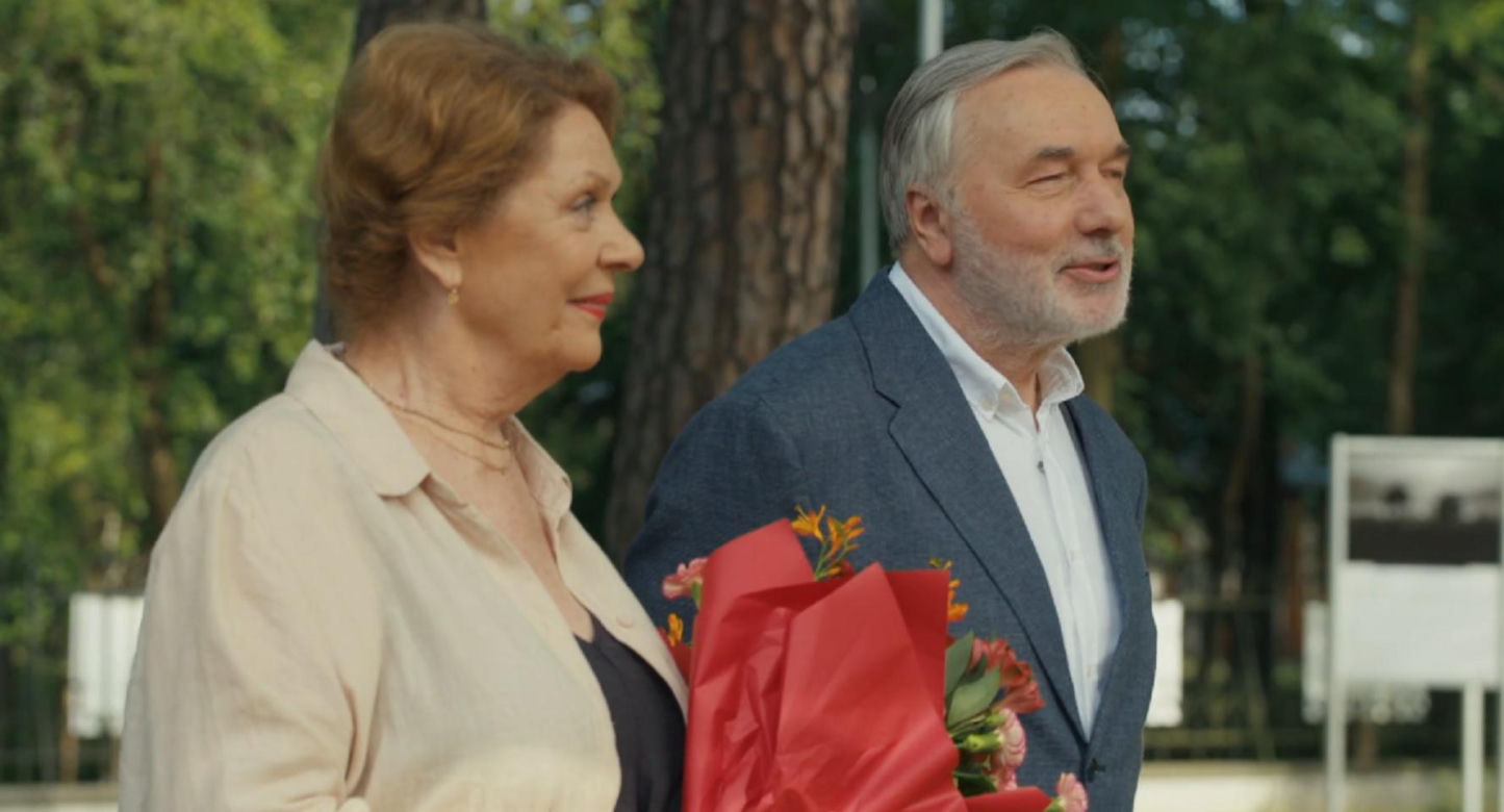 Barwy szczęścia odc. 3108. Józefina Rawiczowa (Elżbieta Jarosik), Andrzej Zastoja-Modelski (Leon Charewicz)