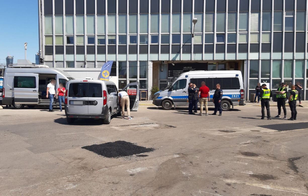 Ewakuowano pasażerów Dworca Zachodniego. Pijany wariat krzyczał, że miał bombę! 